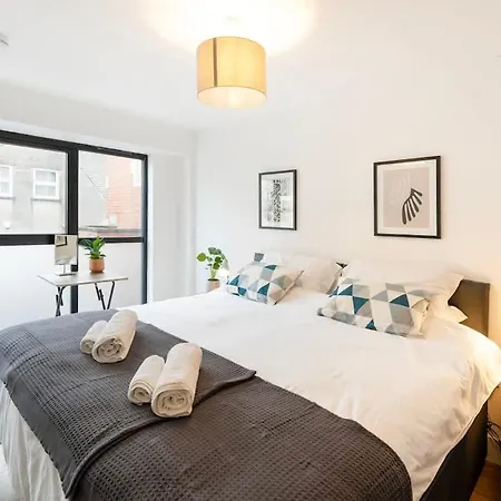 The Upside Down Eco House - Free Parking With No Height Restrictions Prázdninový dům