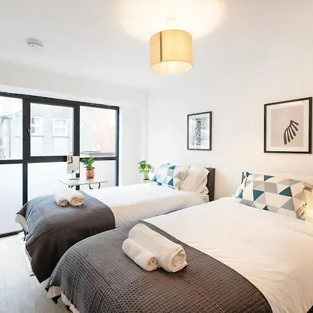 The Upside Down Eco House - Free Parking With No Height Restrictions Ferienhaus *