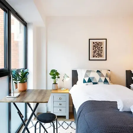 The Upside Down Eco House - Free Parking With No Height Restrictions Dom wakacyjny *