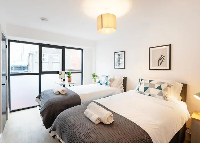 The Upside Down Eco House - Free Parking With No Height Restrictions Holiday home *