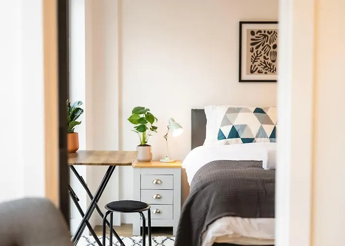 Holiday home The Upside Down Eco House - Free Parking With No Height Restrictions *