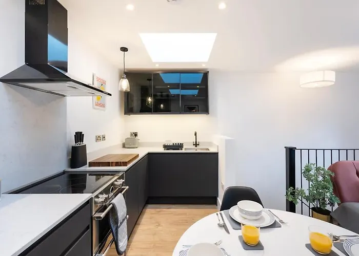 Nyaraló The Upside Down Eco House - Free Parking With No Height Restrictions *