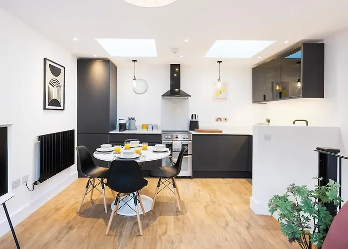 The Upside Down Eco House - Free Parking With No Height Restrictions Σπίτι διακοπών