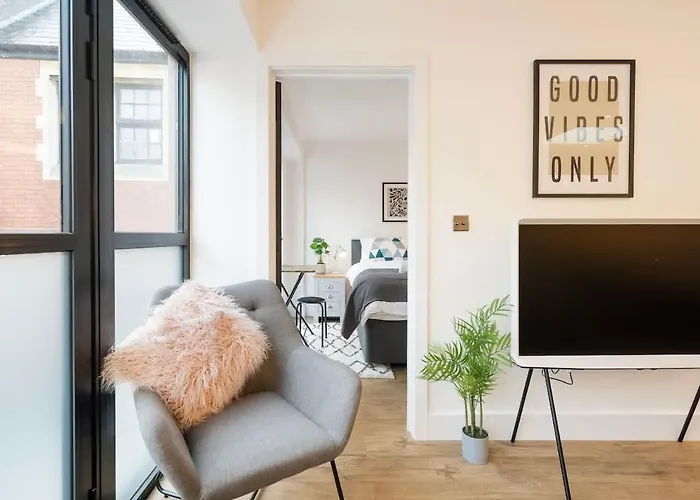 The Upside Down Eco House - Free Parking With No Height Restrictions * Bristol