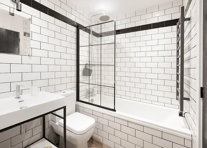 Holiday home The Upside Down Eco House - Free Parking With No Height Restrictions